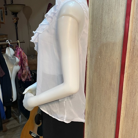 Sheer white sleeveless blouse medium nwt - Picture 4 of 9